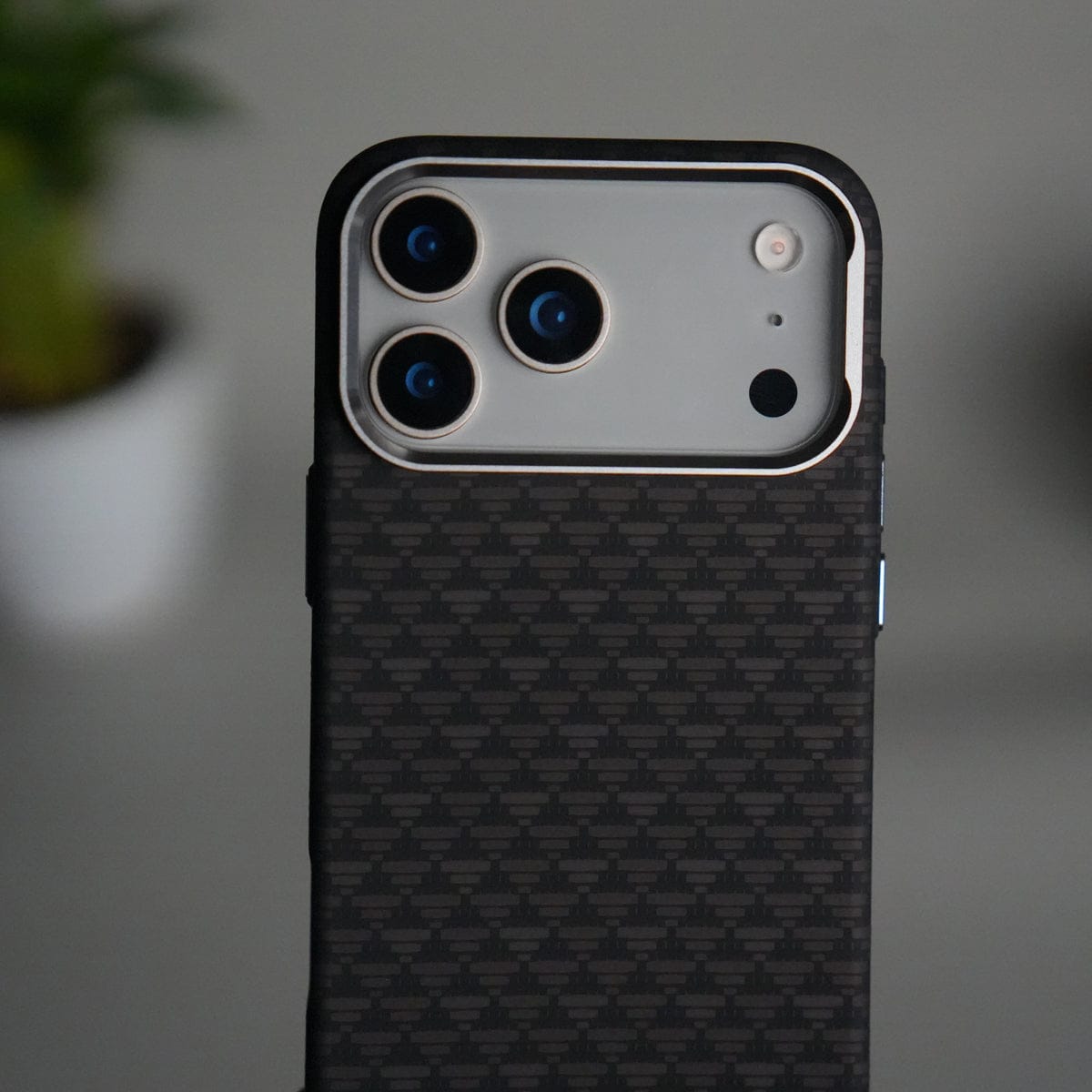 iPhone 17 Pro Carbon Fiber Texture Design Hard Pc MagSafe Case Cover Black Tringle Pattern