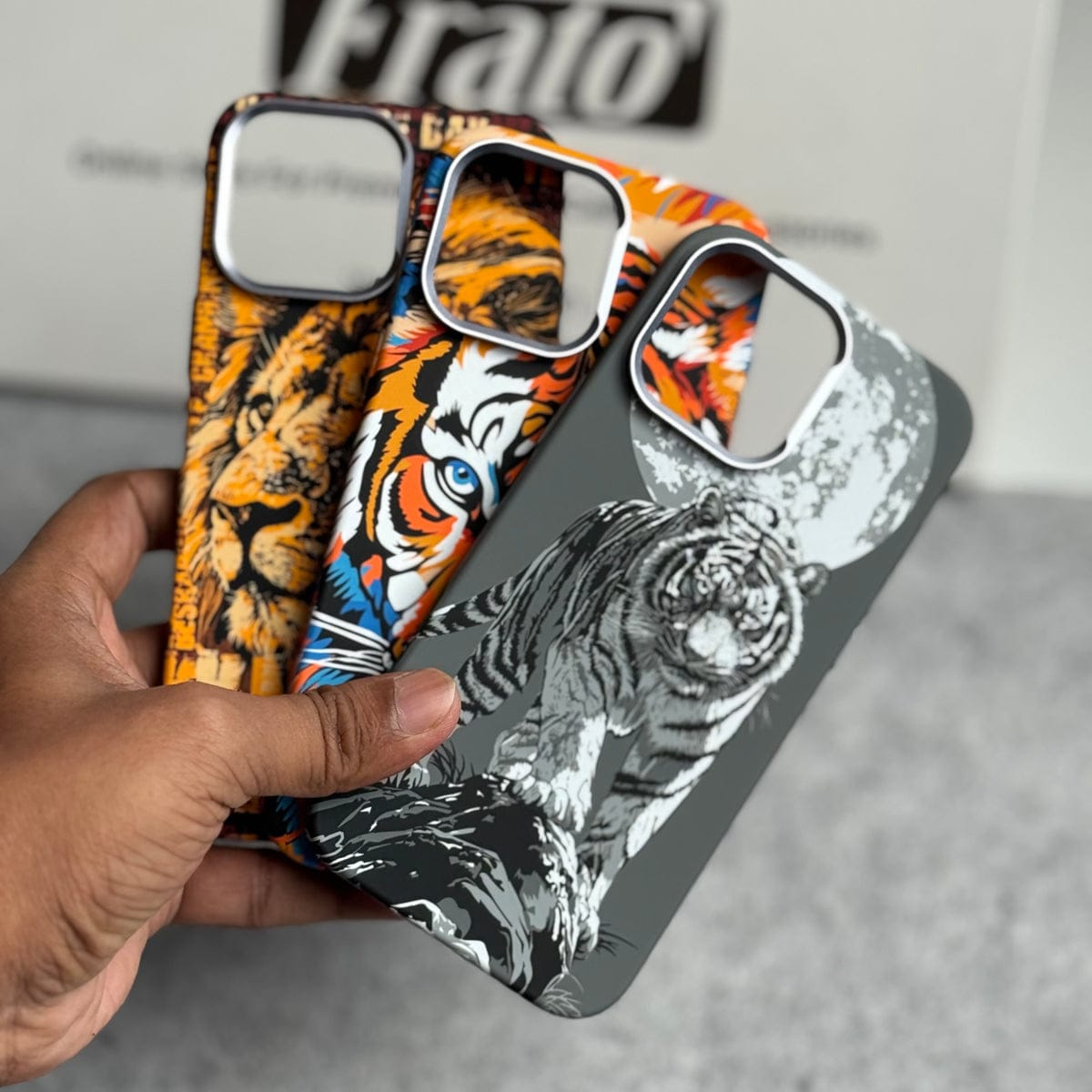 iPhone Series Carbon Fiber Texture Tiger Lion Design Hard Pc MagSafe Case Cover