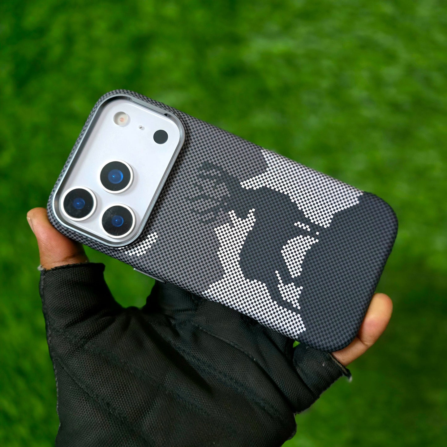 iPhone 17 Pro Max Aramid Carbon Fiber "Deer in Night" Texture 0.8mm Thin Cover with Magsafe - Grey