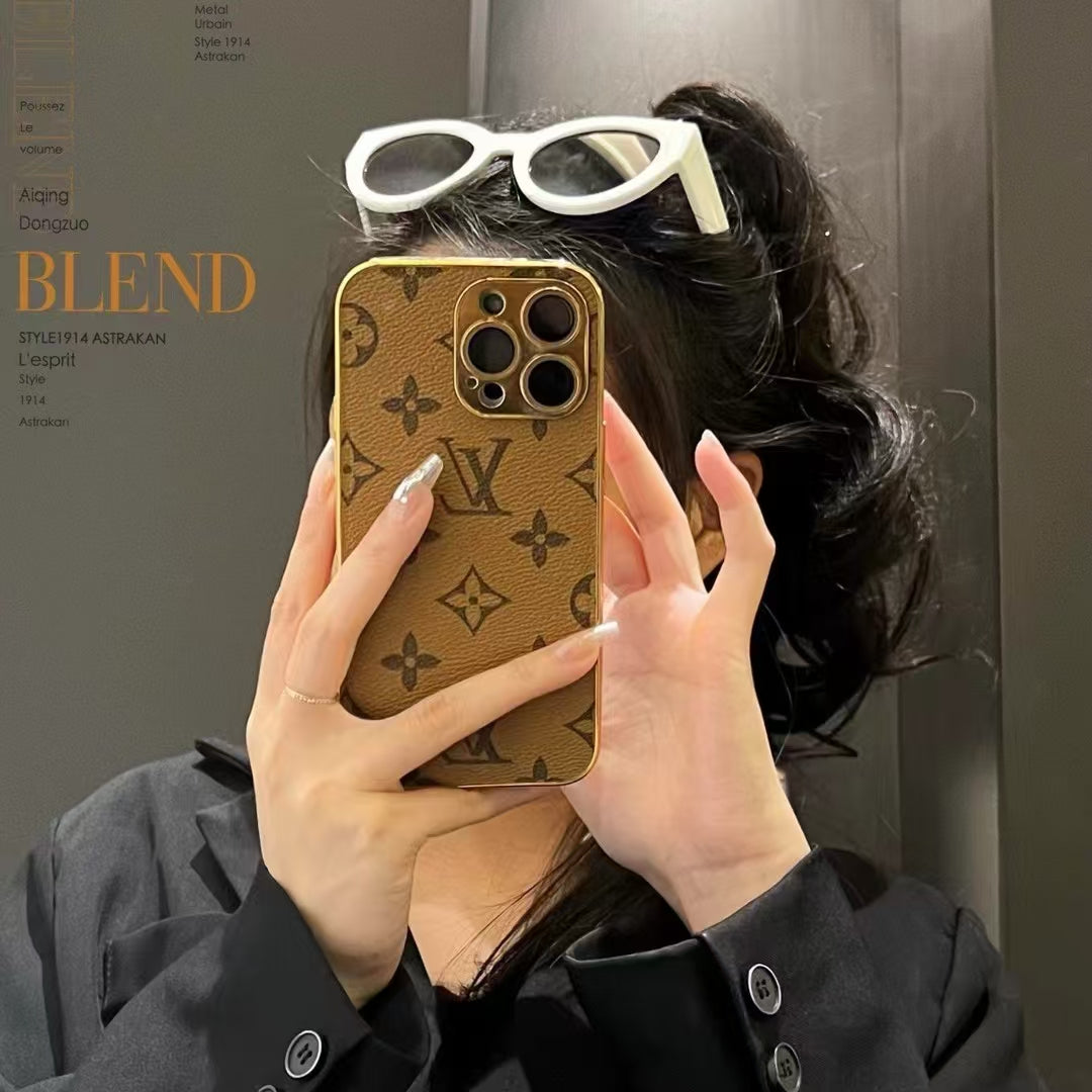 New Design Luxury Phone Case with Golden Border for iPhone 12-17