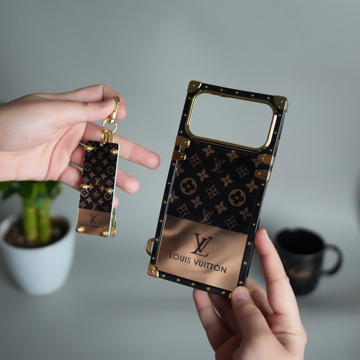 Luxury Brand Shiny Trunk Case For iPhone 12-17