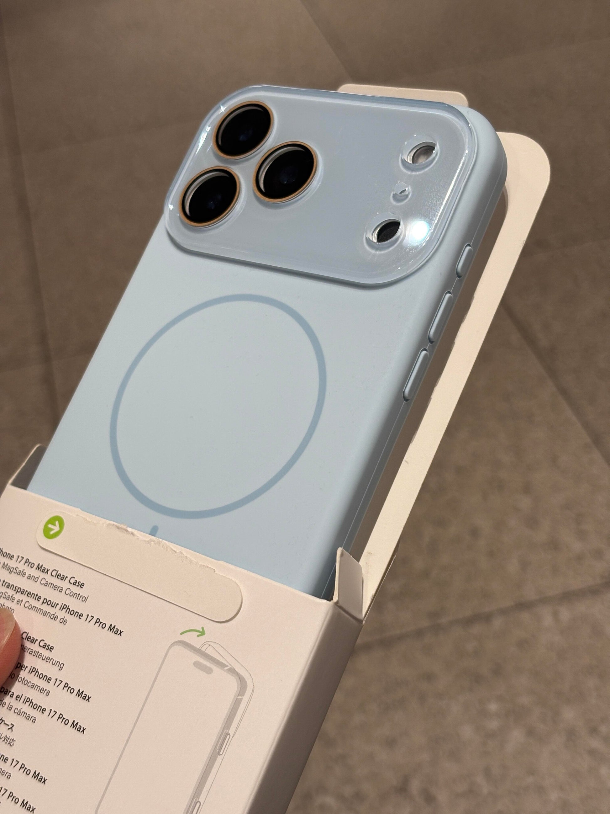 ( MagSafe ) Silicone Case with Lens Cover