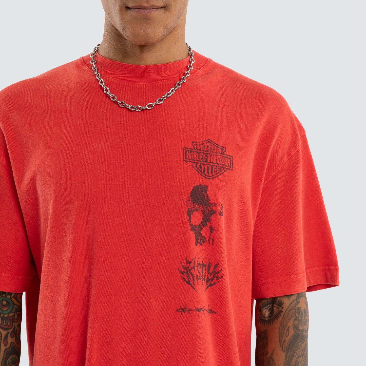 Chopper Street Tee Snow Scarlet