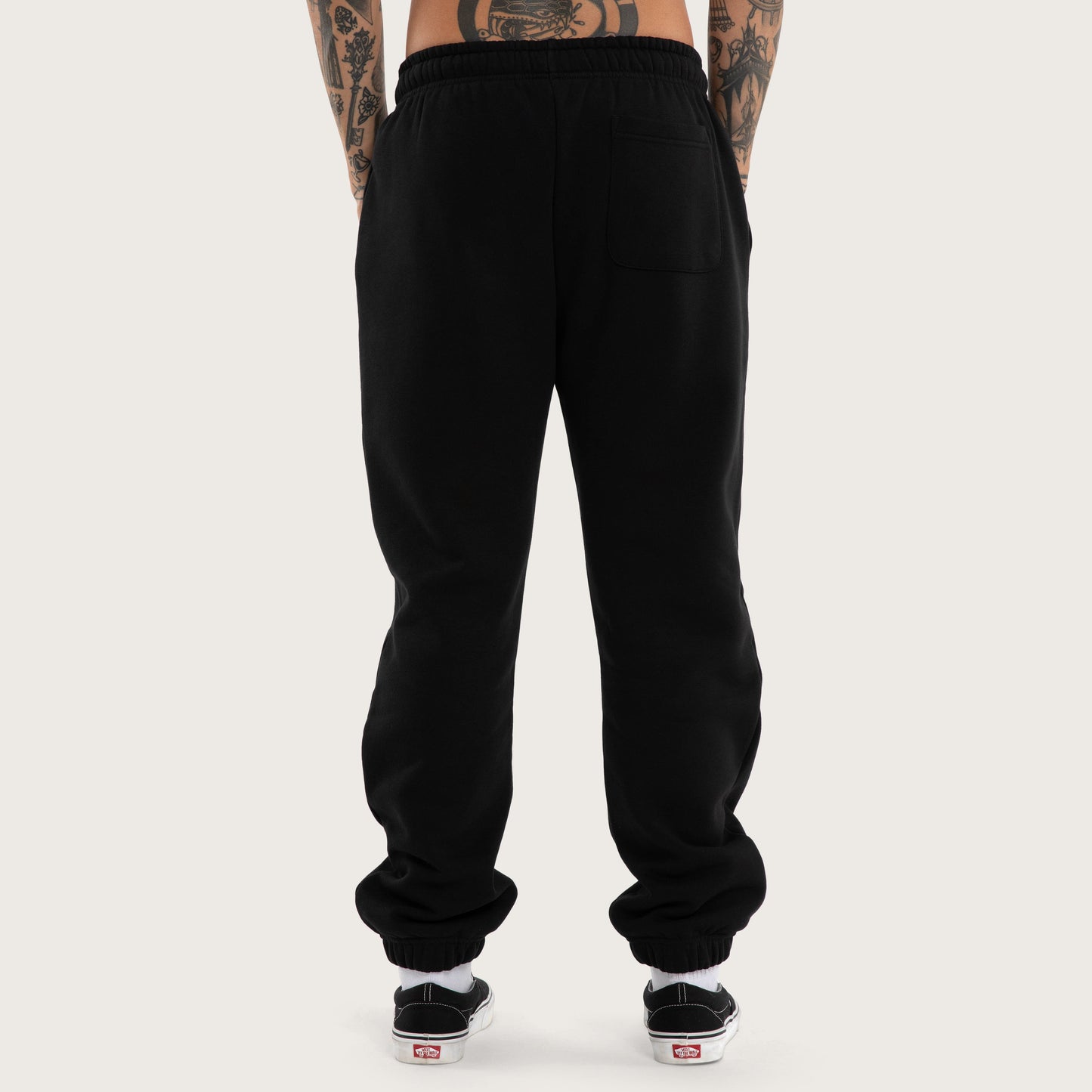 Earn Straight Trackpant Jet Black