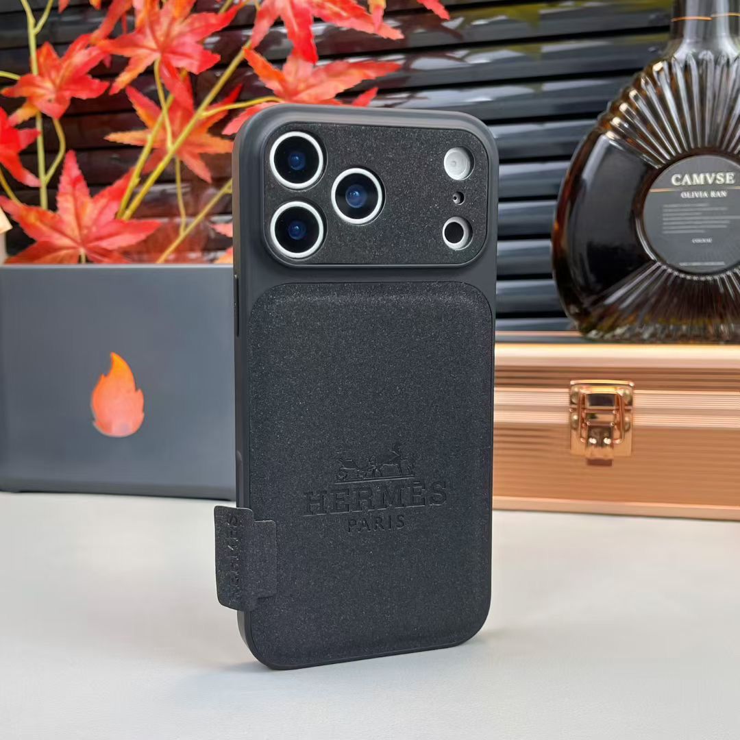 Premium Leather iPhone Case – Luxury Protection & Style for iPhone 14-17