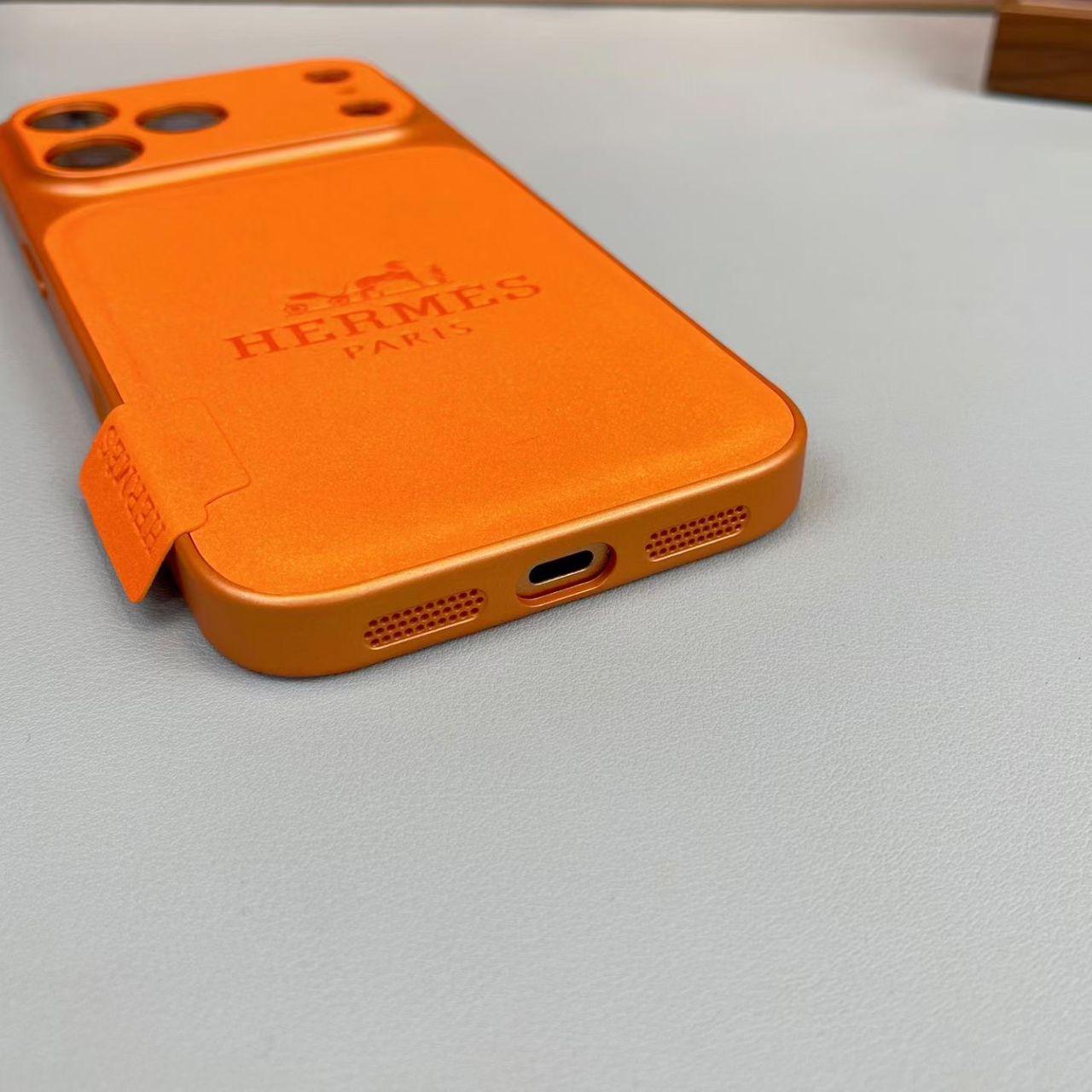 Premium Leather iPhone Case – Luxury Protection & Style for iPhone 14-17