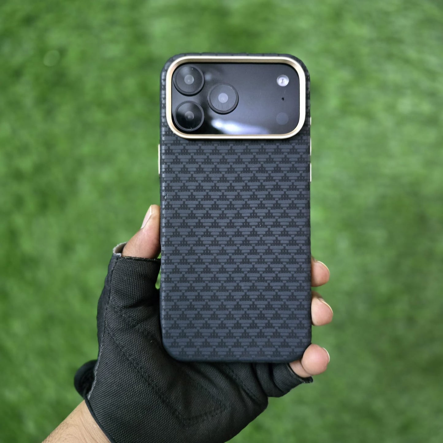 iPhone 17 Pro Max Carbon Cover, SIBLING Series Case with Metal Camera Protection - Black