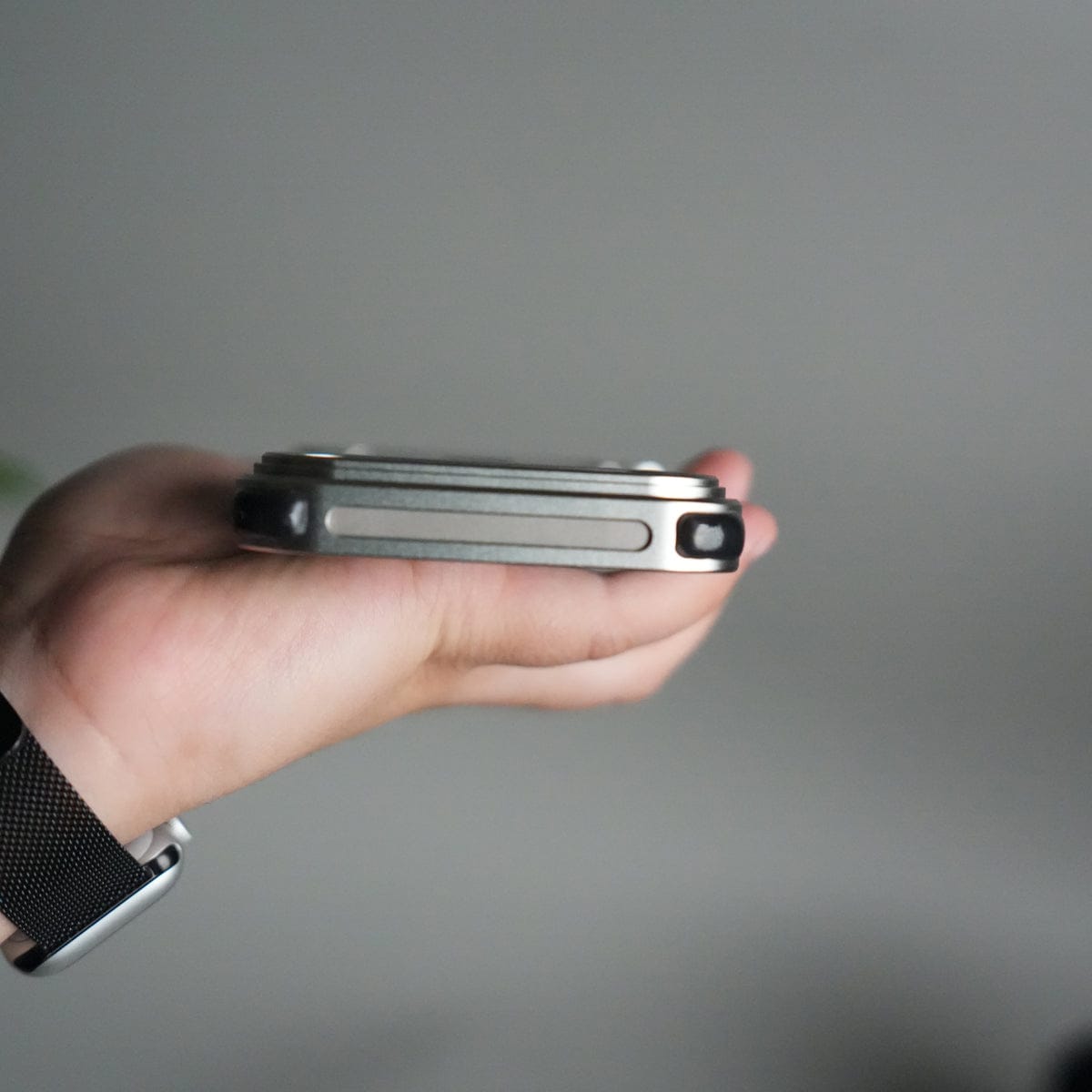 iPhone 17 Pro Frosted Frameless Metal Kickstand Case