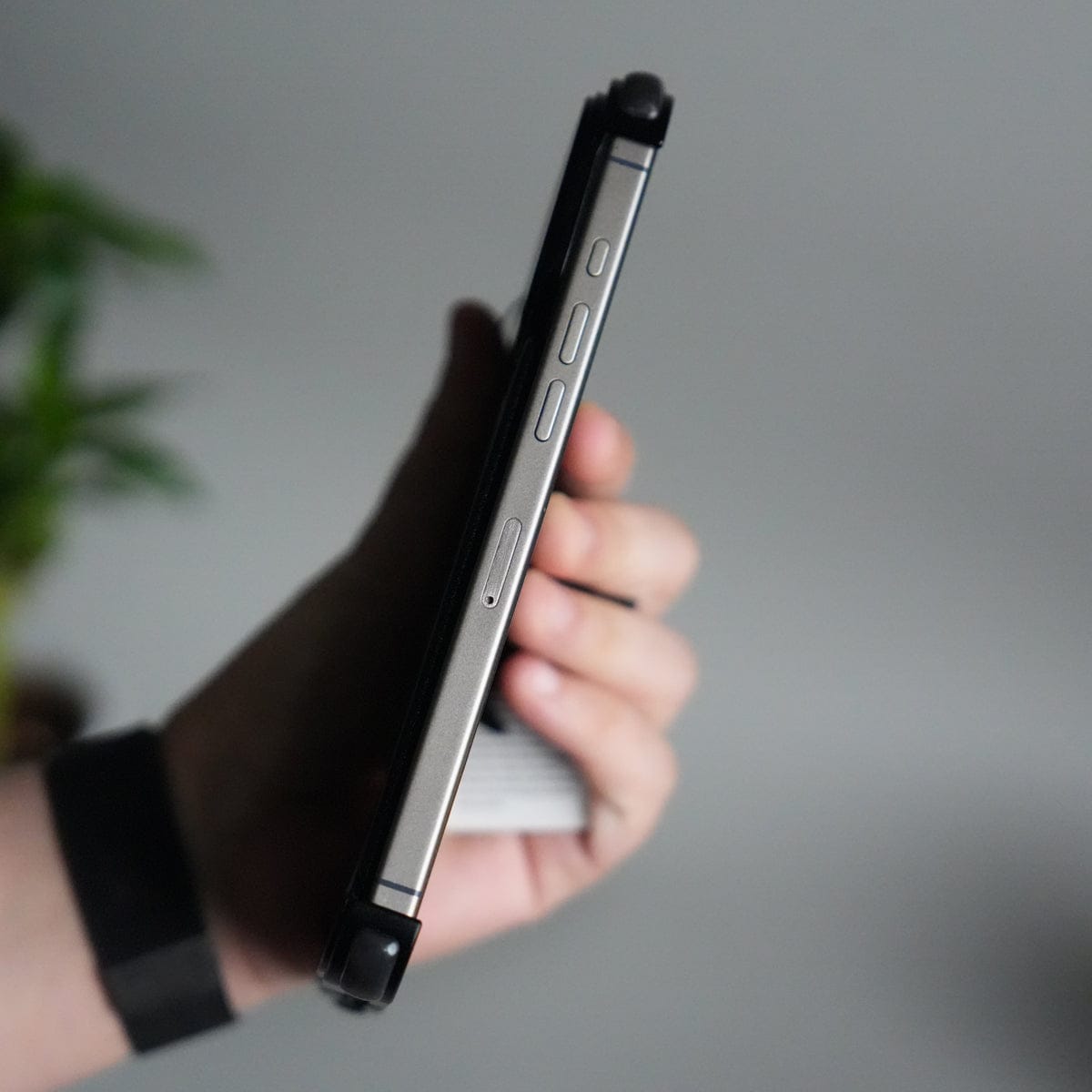 iPhone 17 Pro Leather Frameless Metal Kickstand Case