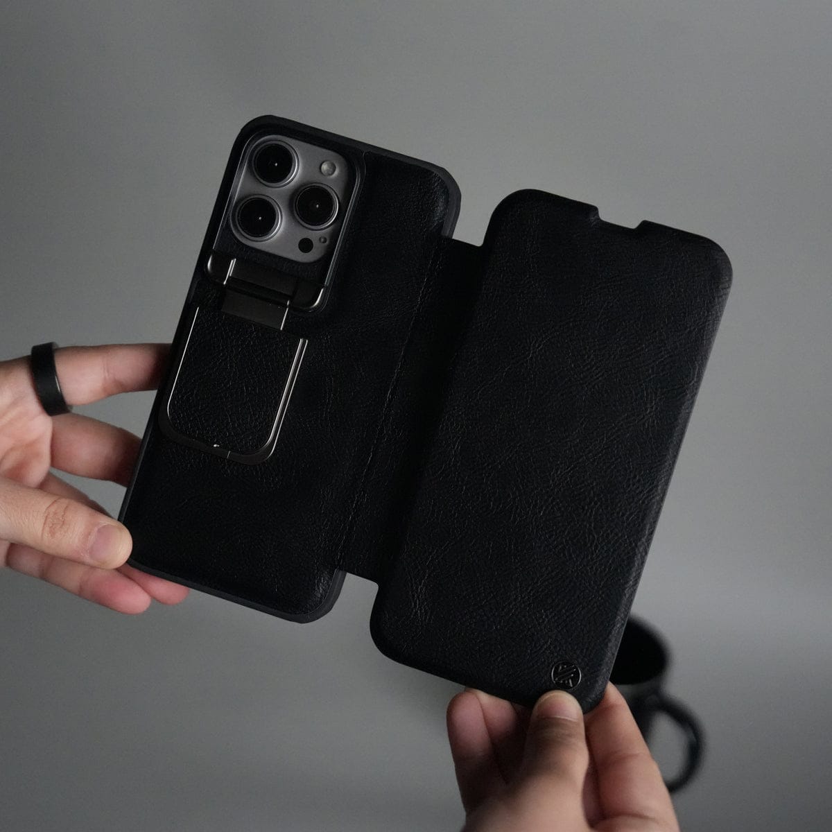 iPhone 15 Series Flip Case With Metal Camera Stand