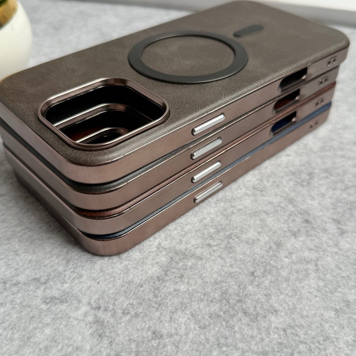 iPhone 15 Pro Max Metallic Textured Leather MagSafe Ring Case Cover