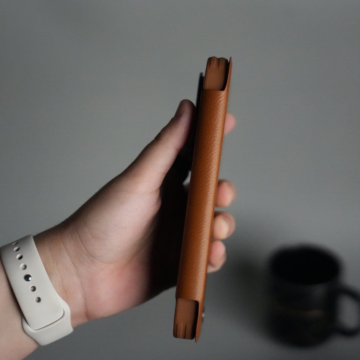 iPhone 15 Series Flip Case With Metal Camera Stand