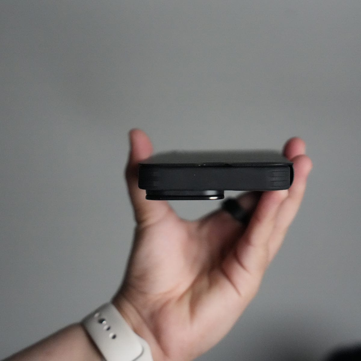 iPhone 15 Series Flip Case With Metal Camera Stand