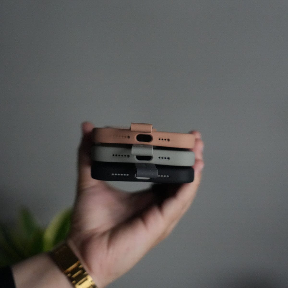 iPhone 16 Pro Max Silicone Case | Magnetic Ring | Silicone Rotating Grip Strap Cover
