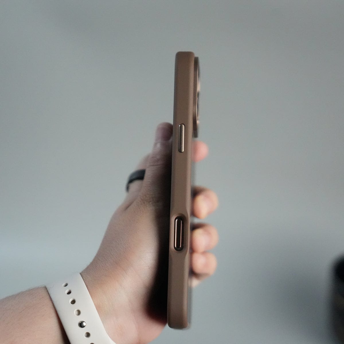 iPhone 16 Series Carbon Fiber Design MagSafe Cover
