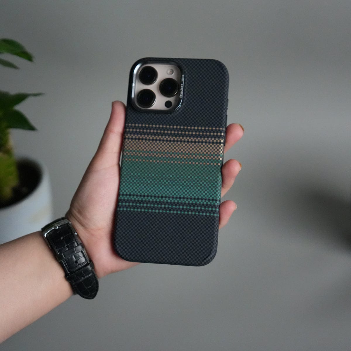 iPhone 16 Series Carbon Fiber Texture Design Hard Pc MagSafe Case Cover GreenOrange