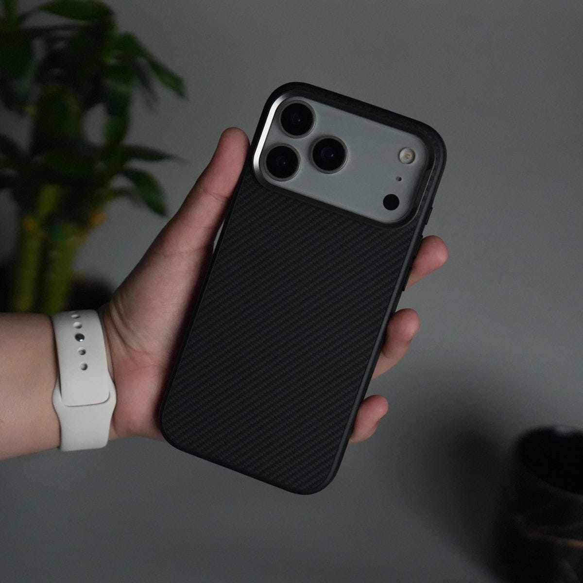 iPhone 17 Pro Metal Camera Ring Carbon Fiber Design MagSafe Cover