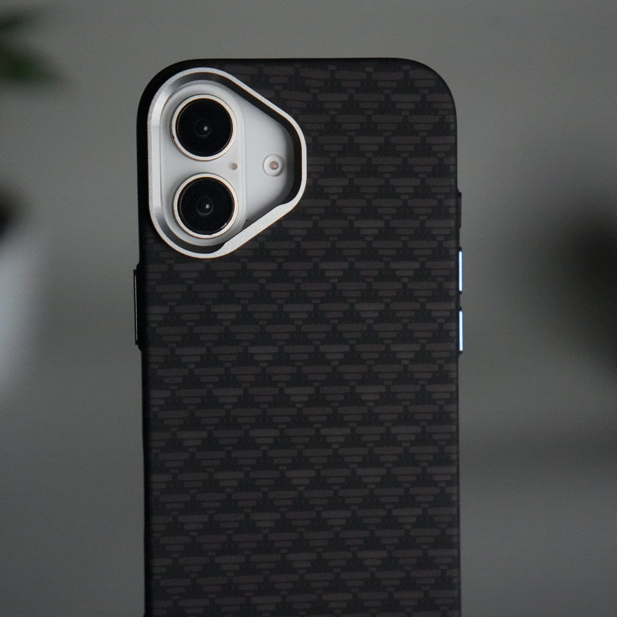 iPhone 17 Carbon Fiber Texture Design Hard Pc MagSafe Case Cover Black Tringle Pattern