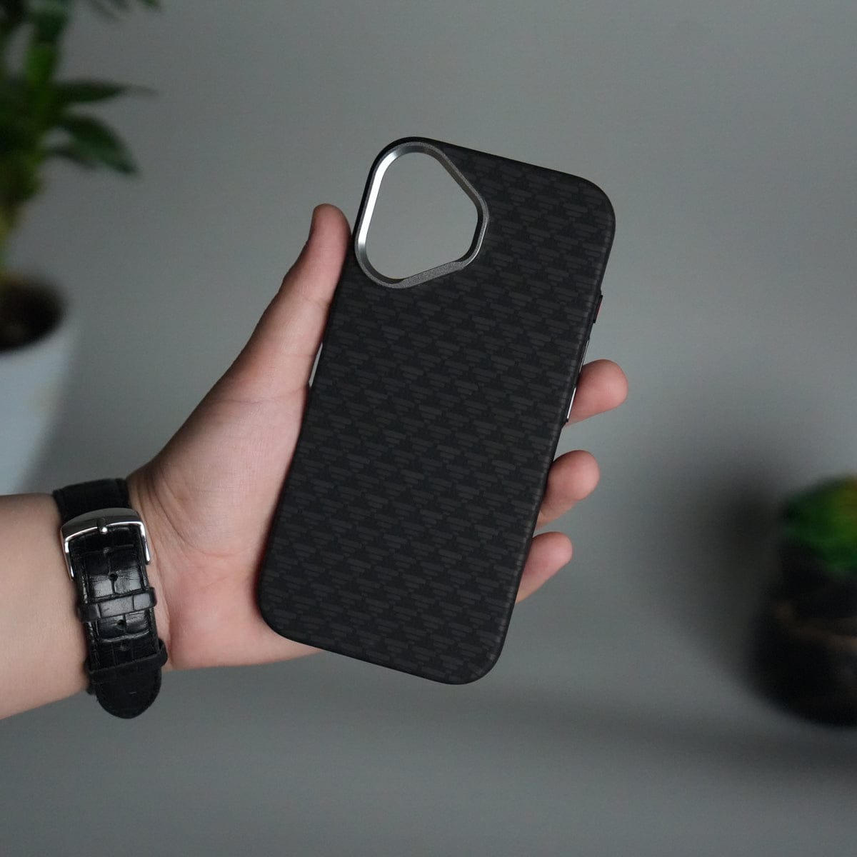 iPhone 17 Carbon Fiber Texture Design Hard Pc MagSafe Case Cover Black Tringle Pattern