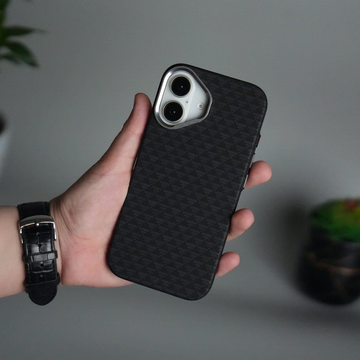 iPhone 17 Carbon Fiber Texture Design Hard Pc MagSafe Case Cover Black Tringle Pattern