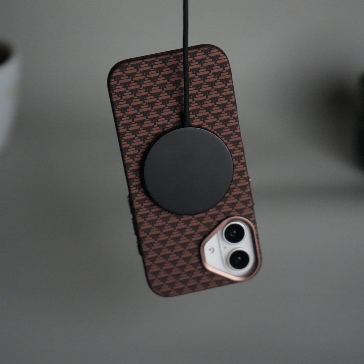 iPhone 17 Carbon Fiber Texture Design Hard Pc MagSafe Case Cover Tringle Pattern