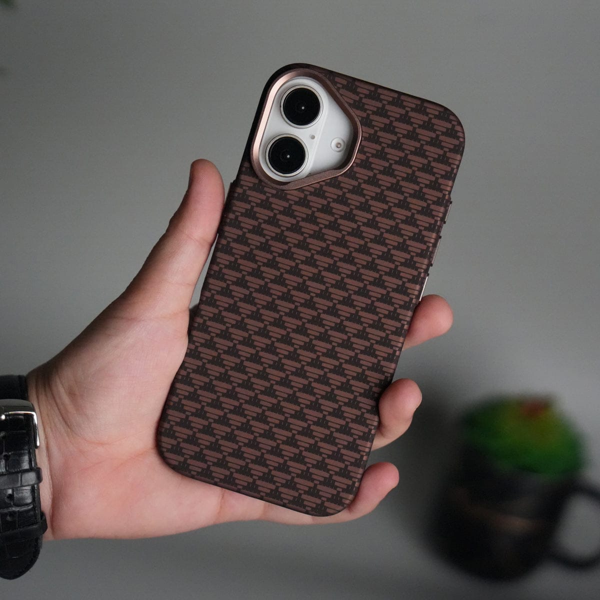 iPhone 17 Carbon Fiber Texture Design Hard Pc MagSafe Case Cover Tringle Pattern