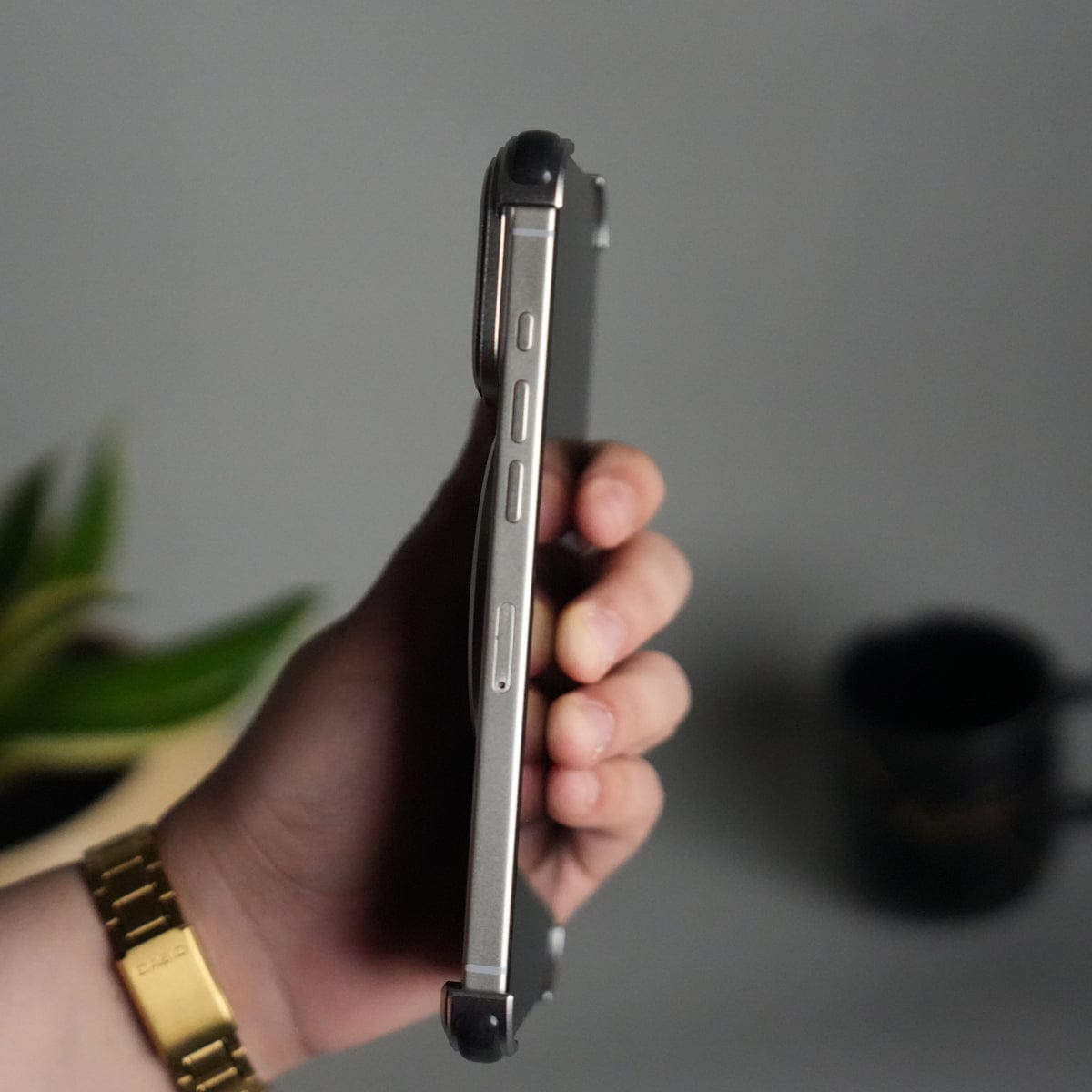 iPhone 17 Pro Max Aluminium Metal Frame Rotating Kickstand Case