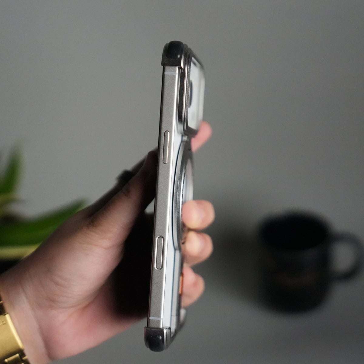 iPhone 17 Pro Max Aluminium Metal Frame Rotating Kickstand Case