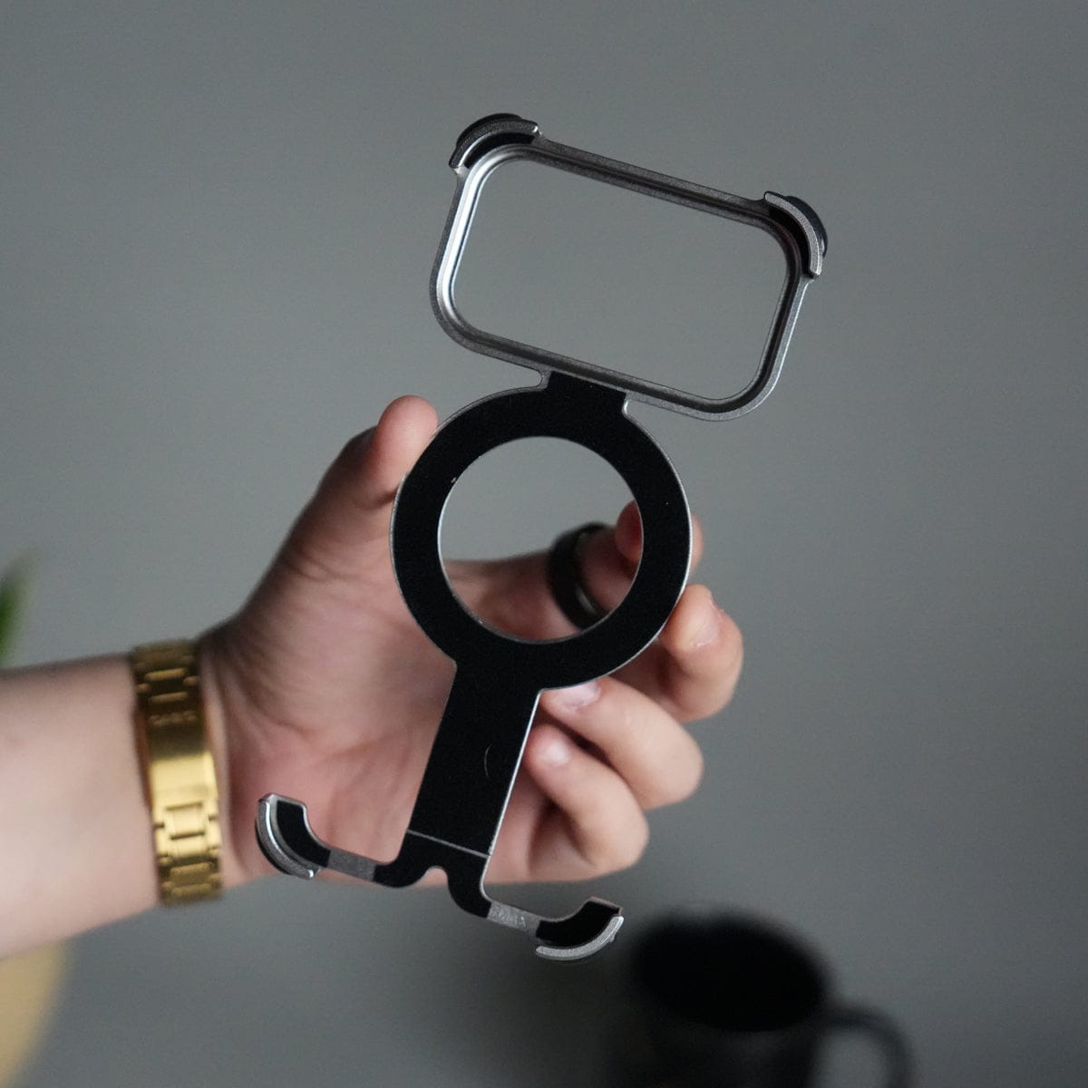iPhone 17 Pro Max Aluminium Metal Frame Rotating Kickstand Case