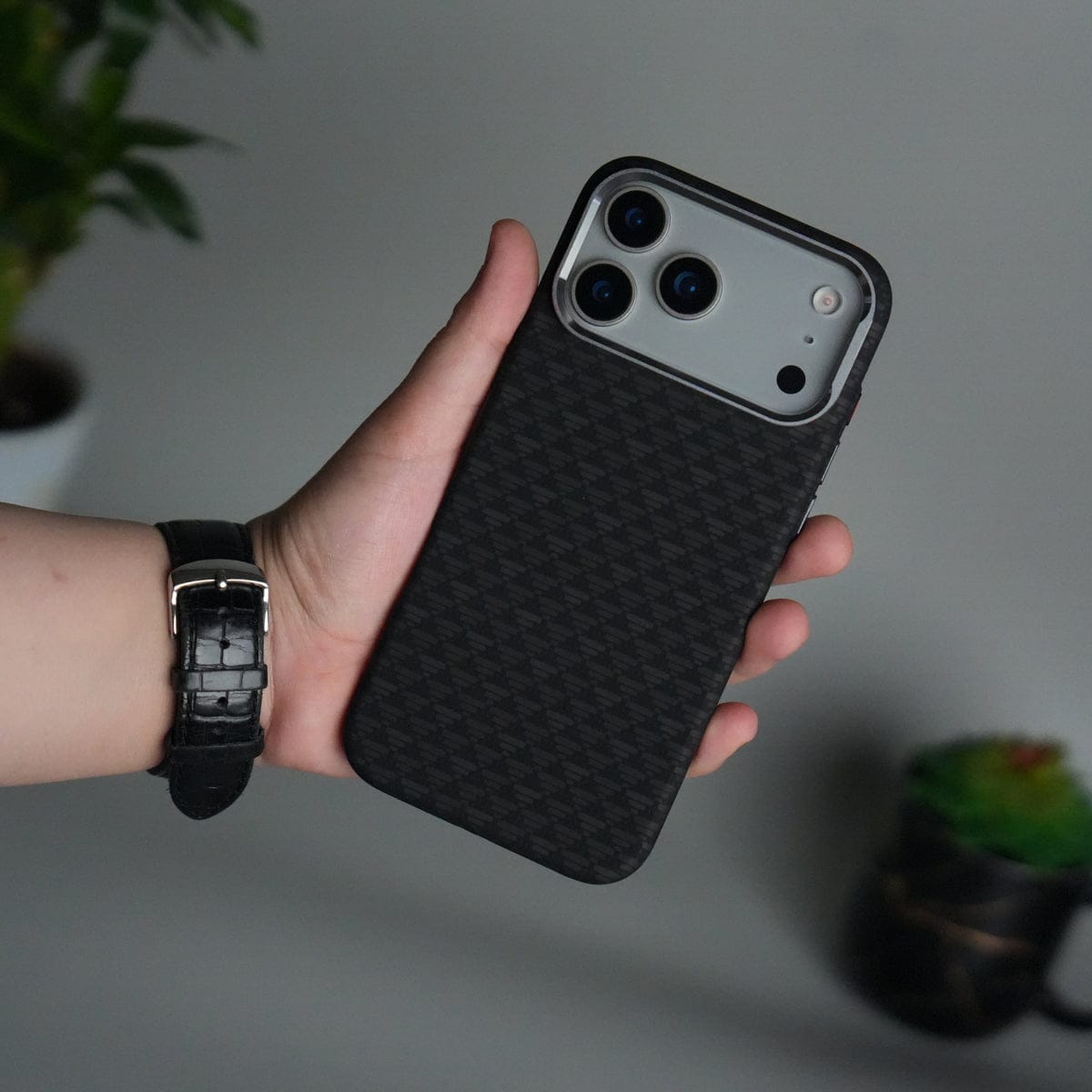 iPhone 17 Pro Carbon Fiber Texture Design Hard Pc MagSafe Case Cover Black Tringle Pattern