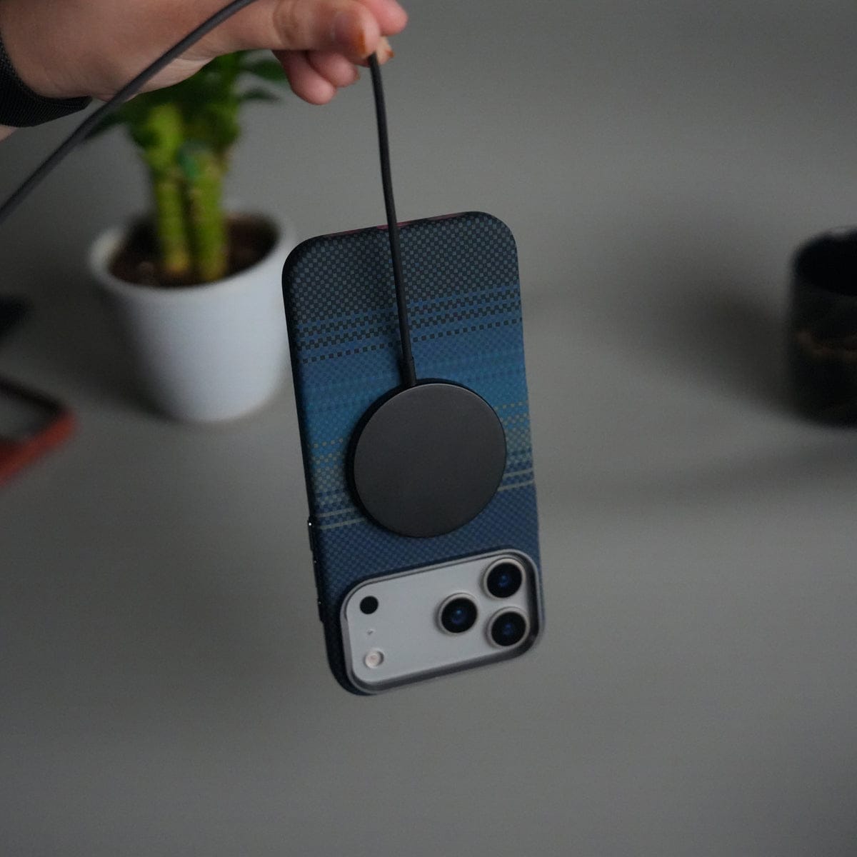 iPhone 17 Pro Carbon Fiber Texture Design Hard Pc MagSafe Case Cover BlueGreen