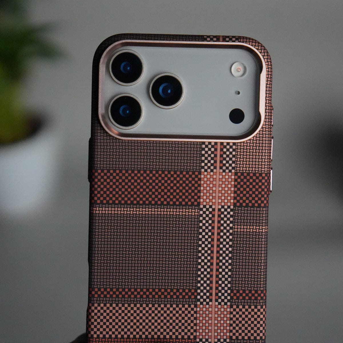 iPhone 17 Pro Max Carbon Fiber Texture Design Hard Pc MagSafe Case Cover BrownWhite