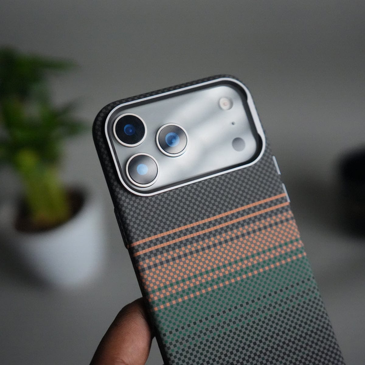 iPhone 17 Pro Carbon Fiber Texture Design Hard Pc MagSafe Case Cover OrangeGreen