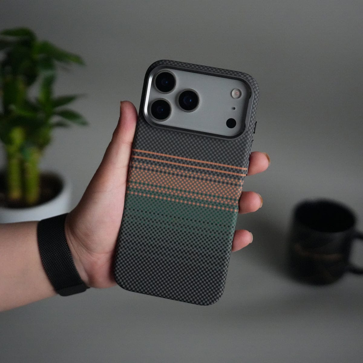 iPhone 17 Pro Carbon Fiber Texture Design Hard Pc MagSafe Case Cover OrangeGreen