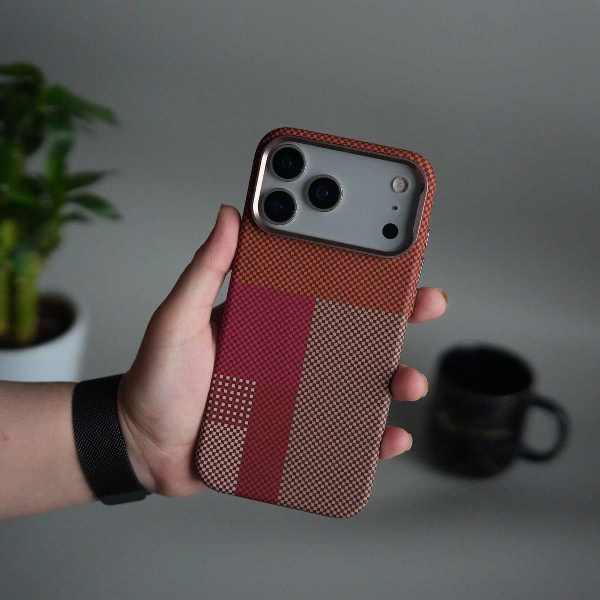 iPhone 17 Pro Carbon Fiber Texture Design Hard Pc MagSafe Case Cover RedBeige
