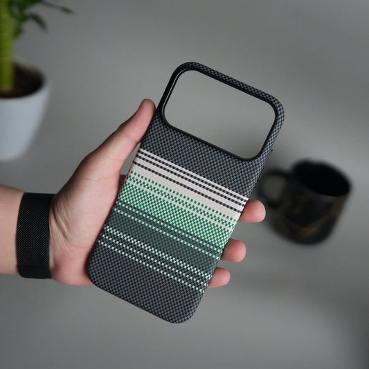 iPhone 17 Pro Max Carbon Fiber Texture Design Hard Pc MagSafe Case Cover WhiteGreen
