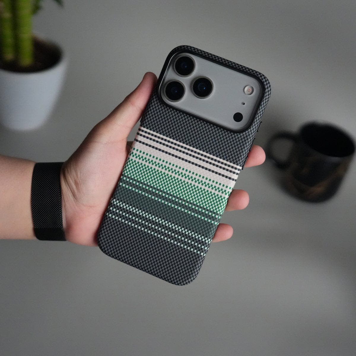 iPhone 17 Pro Max Carbon Fiber Texture Design Hard Pc MagSafe Case Cover WhiteGreen