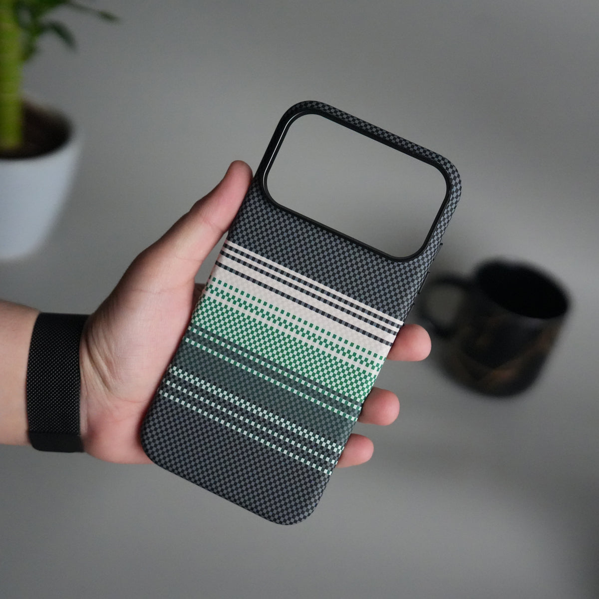 iPhone 17 Pro Carbon Fiber Texture Design Hard Pc MagSafe Case Cover WhiteGreen