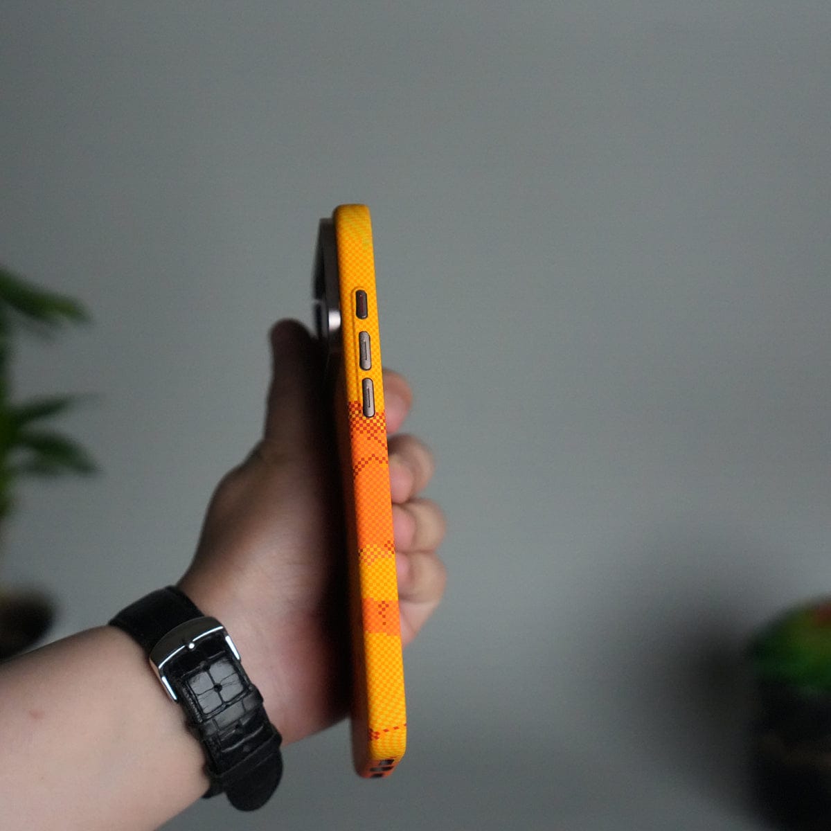 iPhone 17 Pro Max Carbon Fiber Texture Design Hard Pc MagSafe Case Cover YellowHill