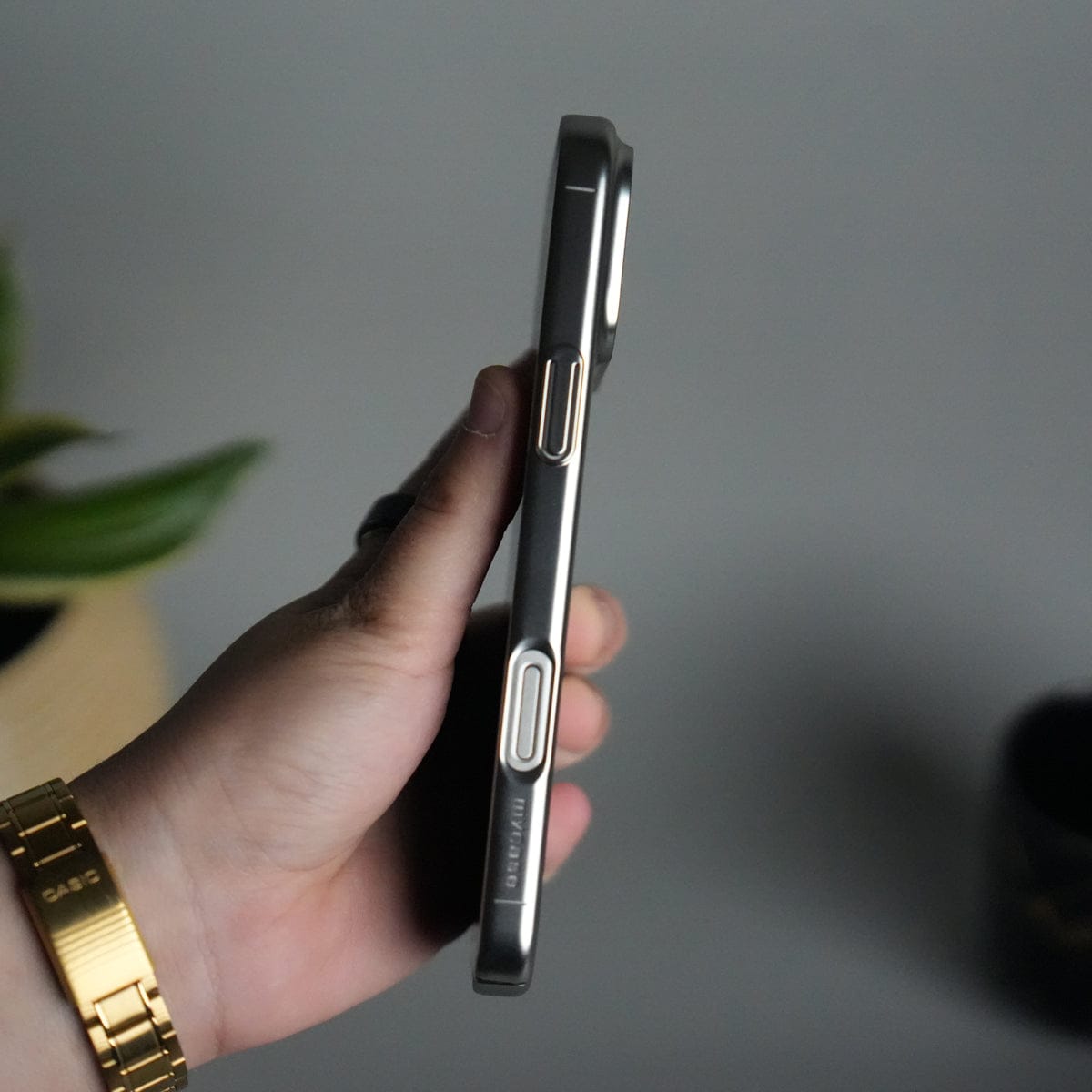 iPhone 17 Pro Clear Shell Case | Slim Back Cover with Electroplated Edges