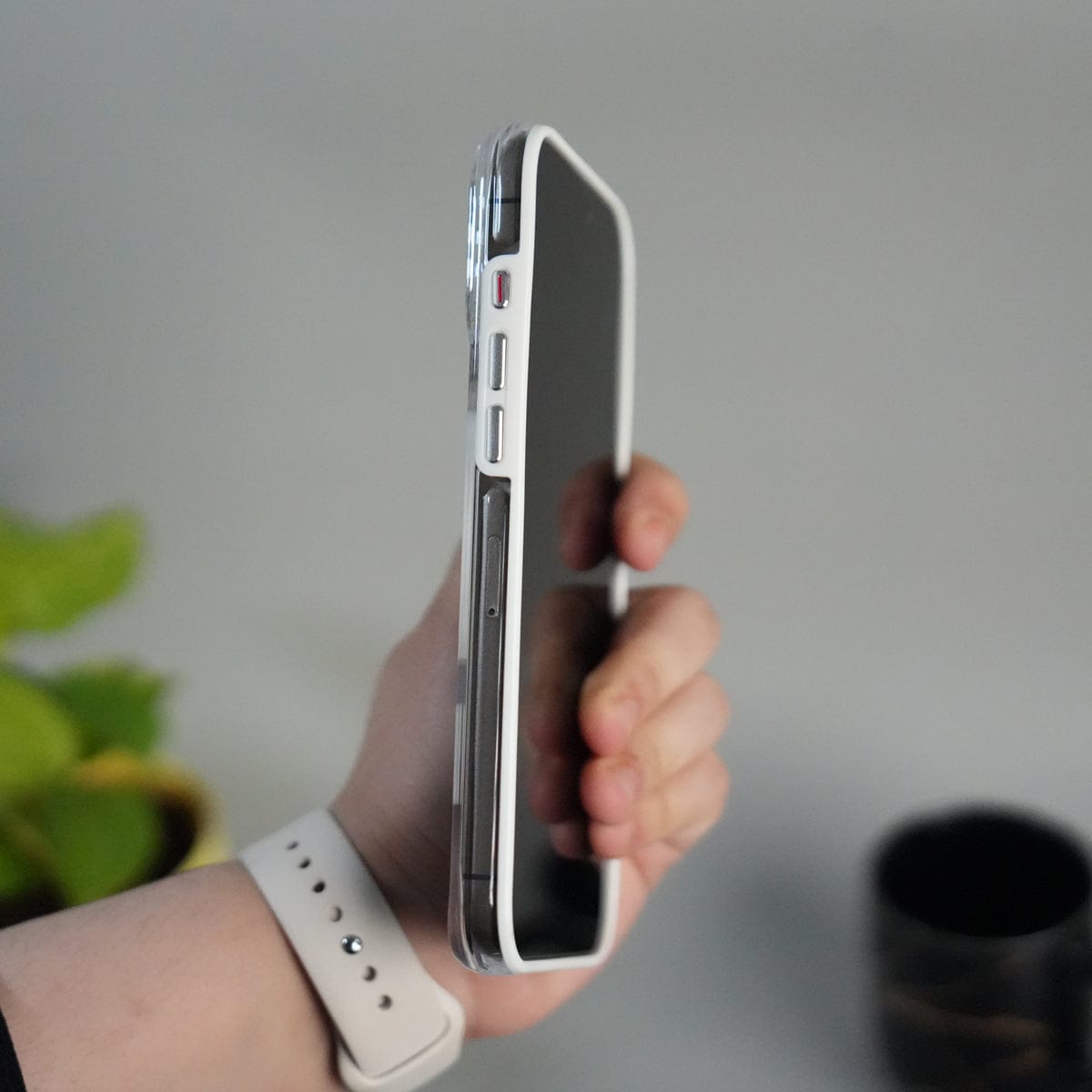 iPhone 17 Pro Crystal Clear Anti-Yellow Case with MagSafe & Metal Camera Bumper