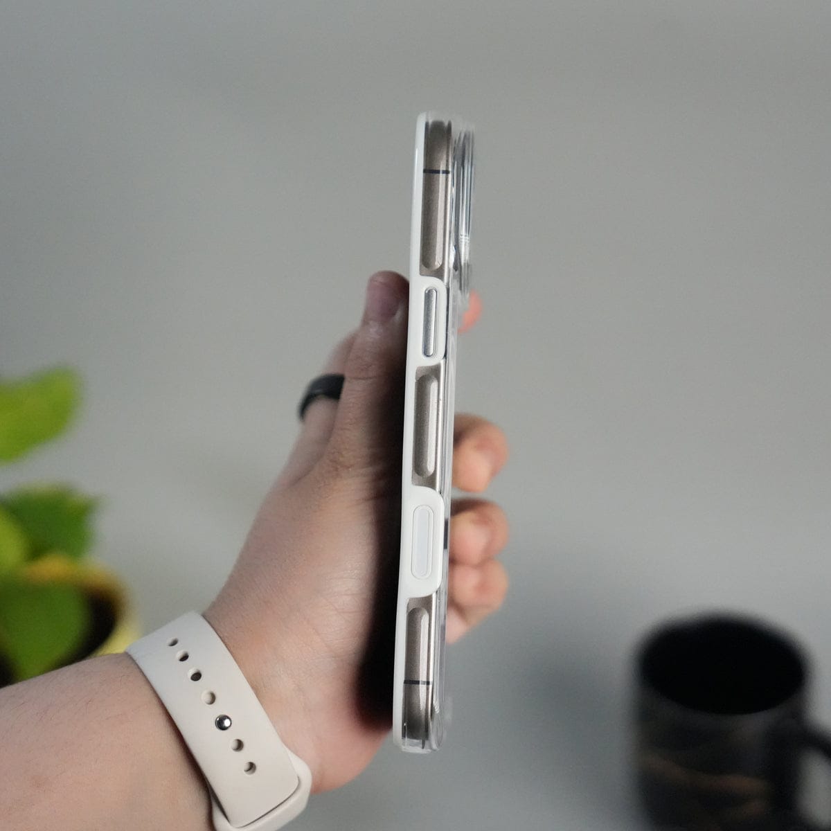 iPhone 17 Pro Crystal Clear Anti-Yellow Case with MagSafe & Metal Camera Bumper