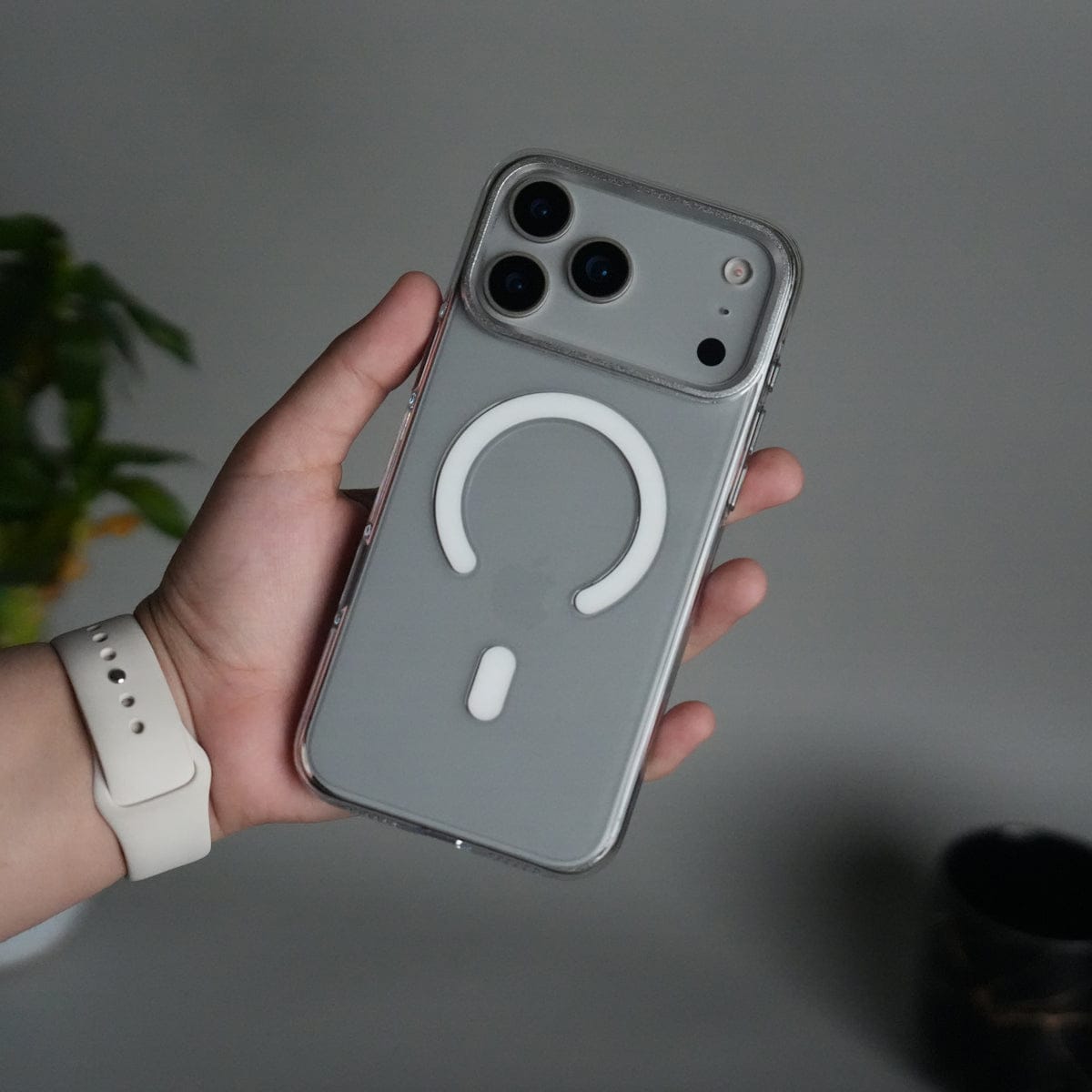 iPhone 17 Pro Hard Crystal Transparent MagSafe Case | Anti-Yellow Clear Back Cover with Metal Camera Bump