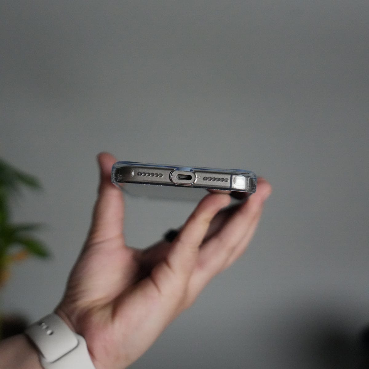 iPhone 17 Pro Hard Crystal Transparent MagSafe Case | Anti-Yellow Clear Back Cover with Metal Camera Bump