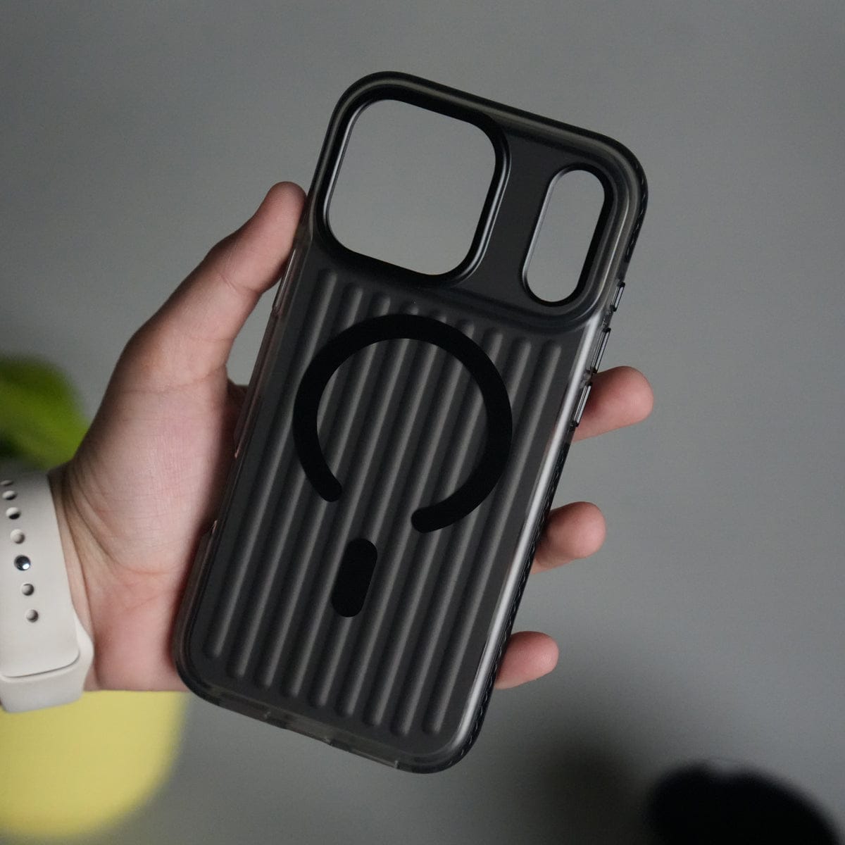 iPhone 17 Pro MagSafe Suitcase Design Case | Shiny Texture Back Cover