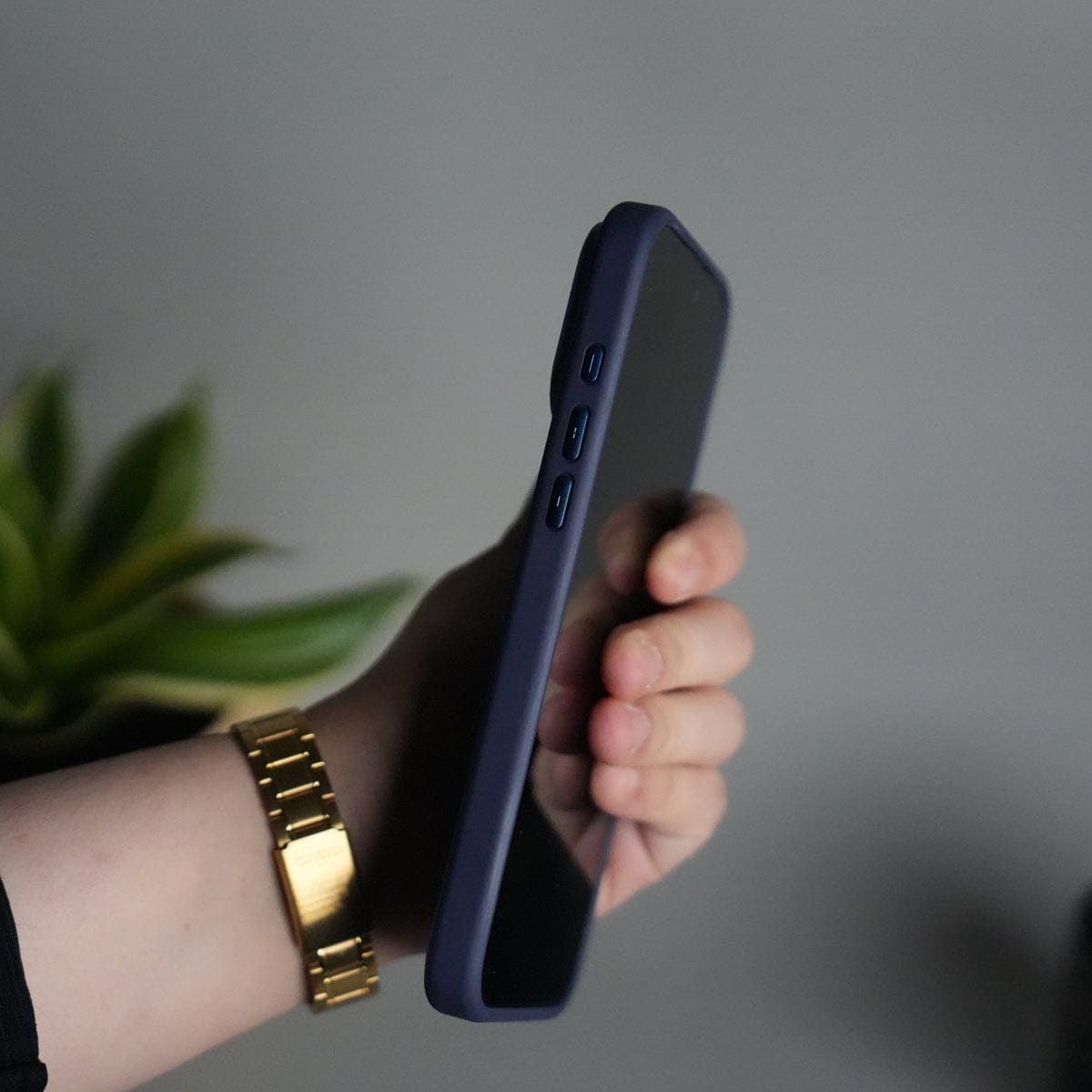iPhone 17 Pro Matte Shockprof Case with Metal 360° Kickstand