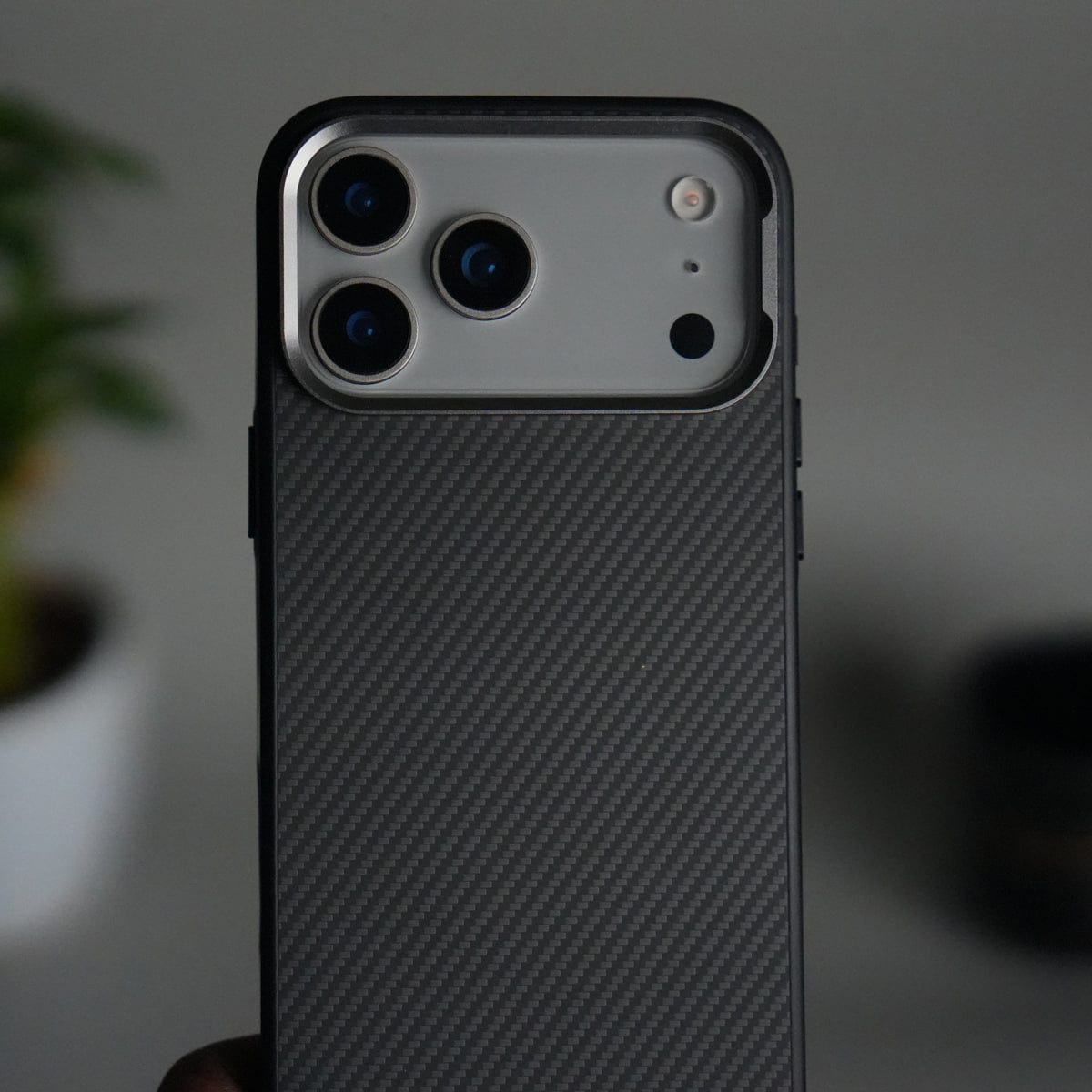 iPhone 17 Pro Metal Camera Ring Carbon Fiber Design MagSafe Cover