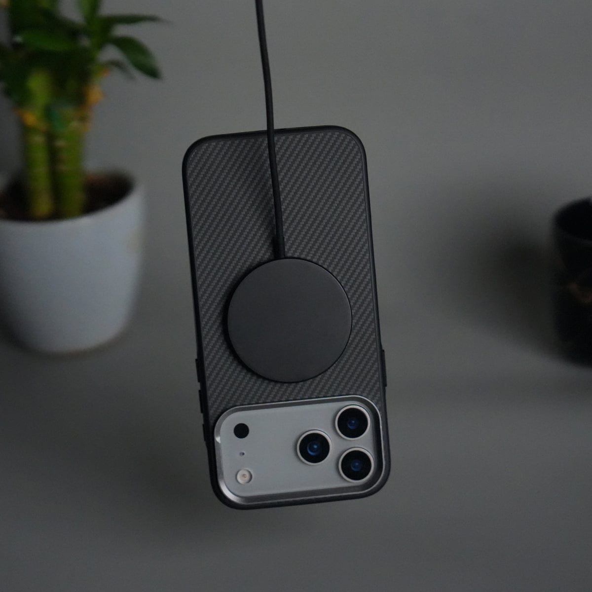 iPhone 17 Pro Metal Camera Ring Carbon Fiber Design MagSafe Cover