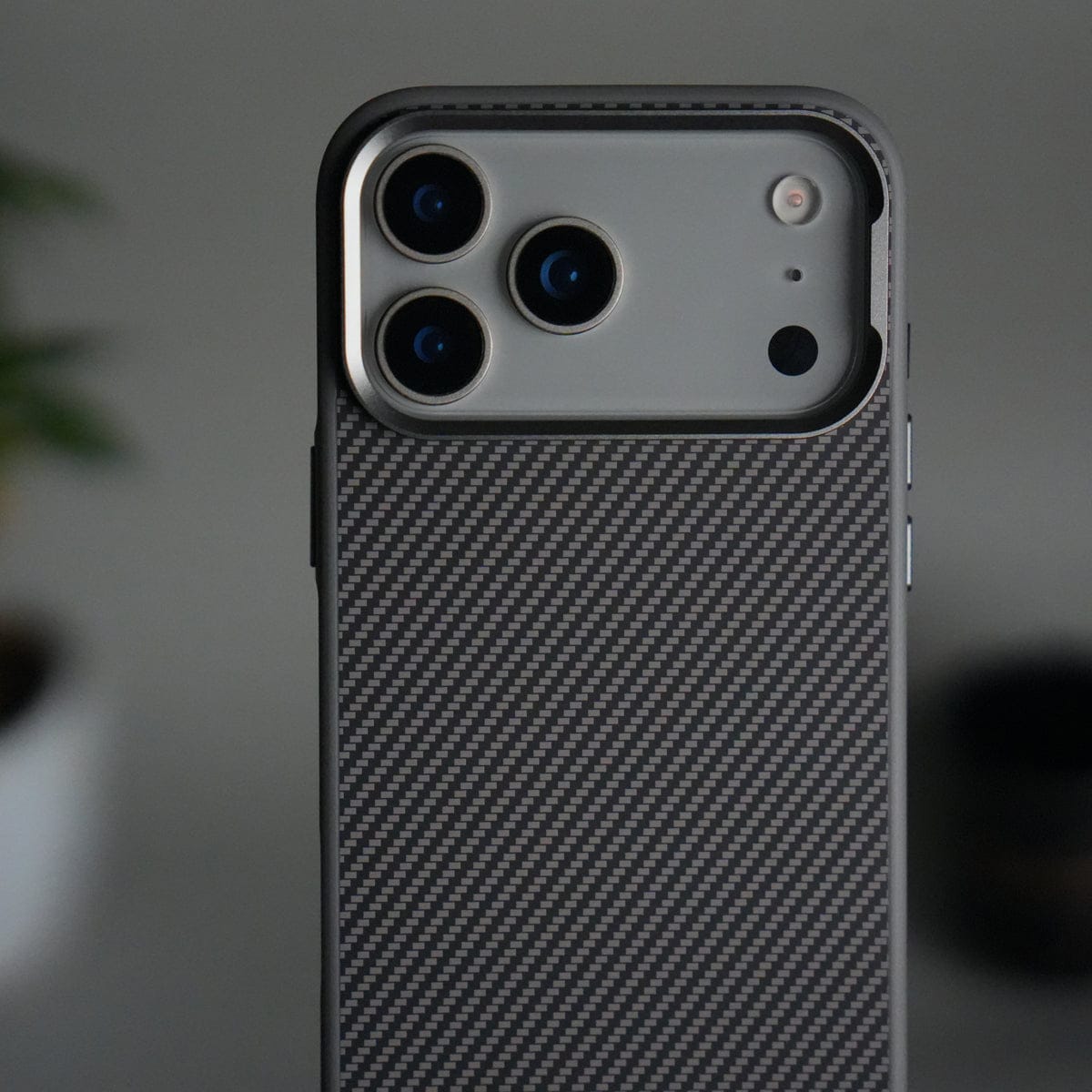 iPhone 17 Pro Metal Camera Ring Carbon Fiber Design MagSafe Cover