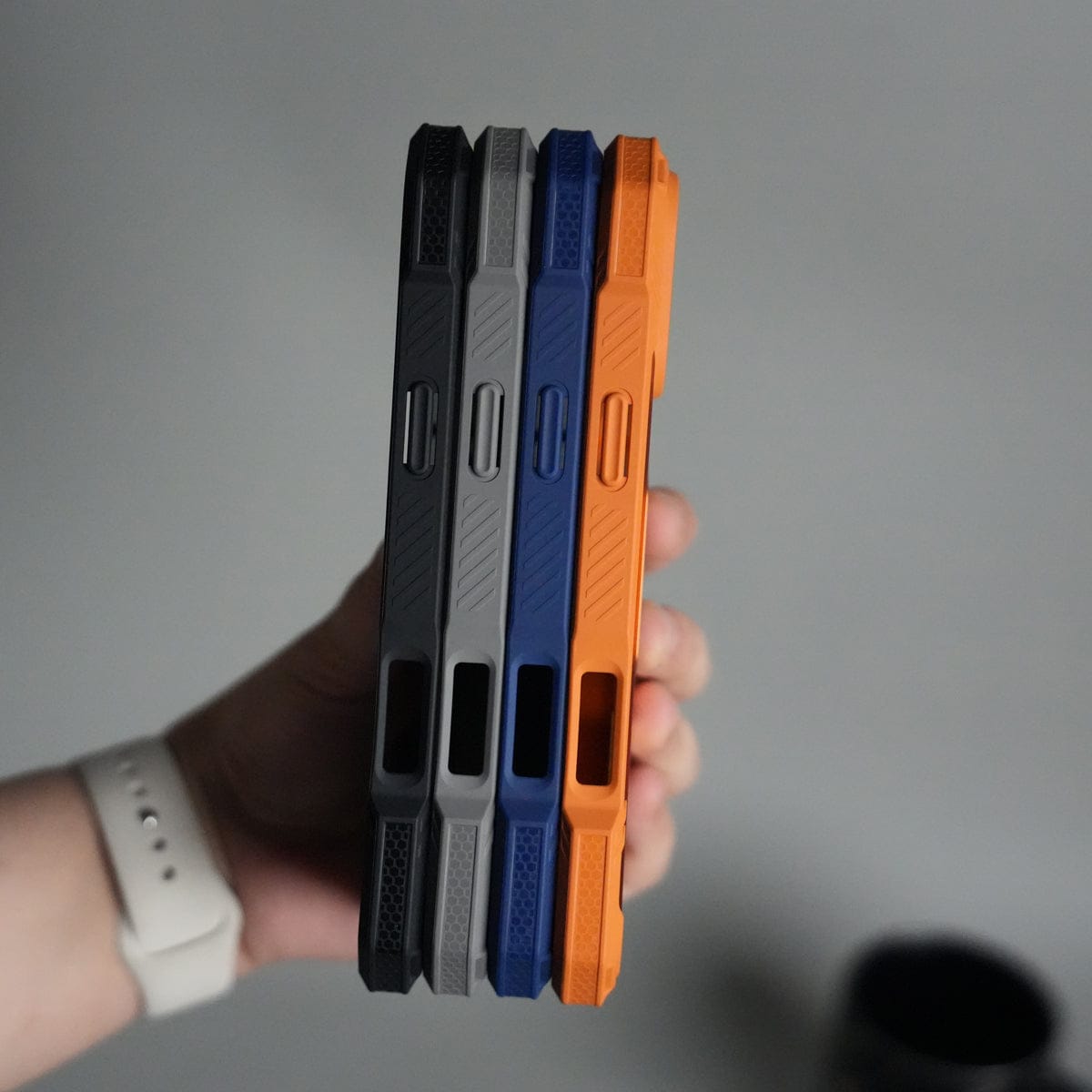 iPhone 17 Pro – Rugged Armor MagSafe Case with Metal Kickstand